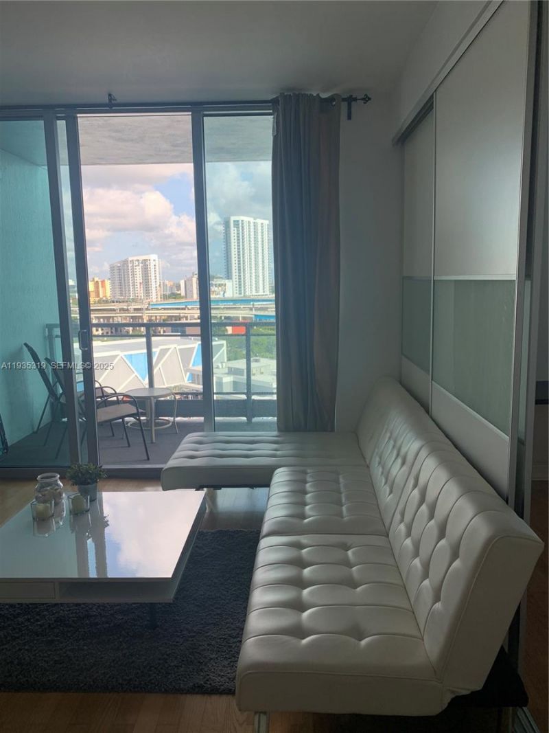 90 SW 3rd St, Unit 1211, Miami, FL 33130 Photo