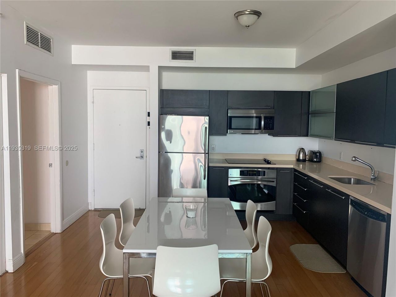 90 SW 3rd St, Unit 1211, Miami, FL 33130 Photo