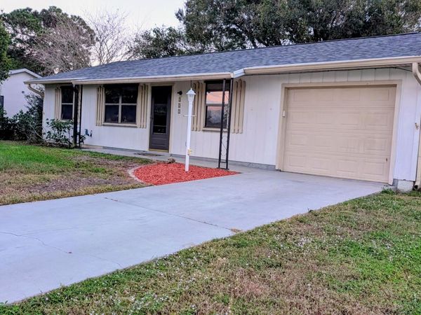 522 NW La Brea Avenue, Port St. Lucie, FL 34983