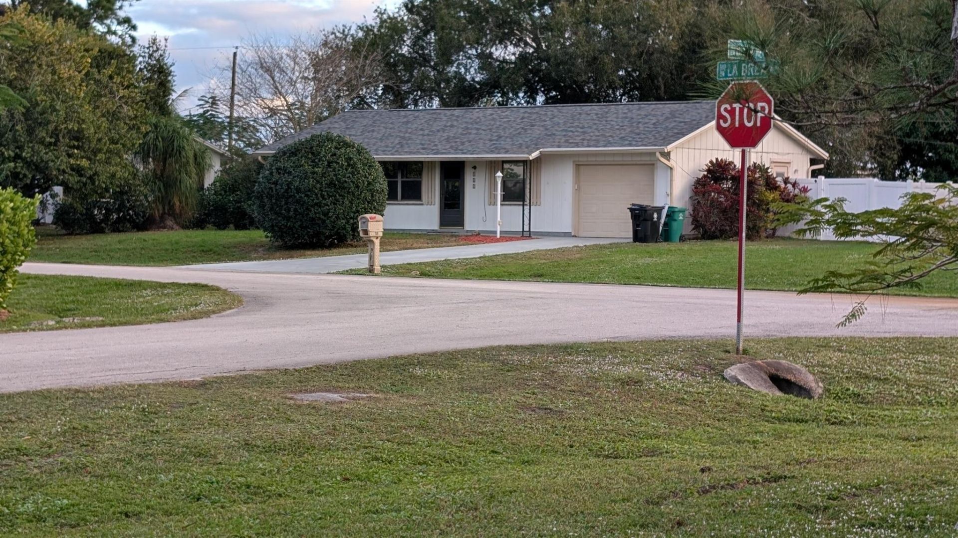 522 NW La Brea Avenue, Port Saint Lucie, FL 34983 Photo