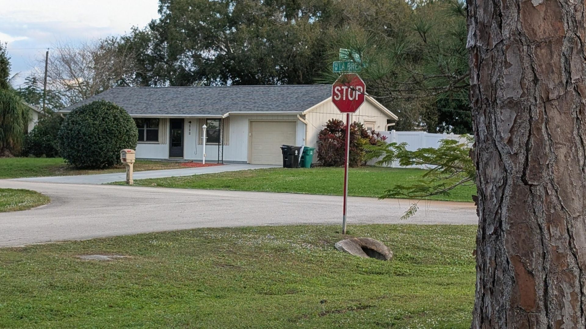 522 NW La Brea Avenue, Port Saint Lucie, FL 34983 Photo