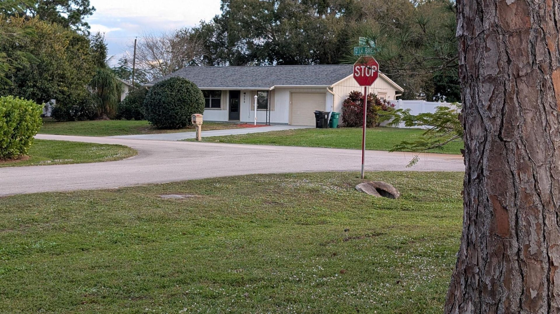 522 NW La Brea Avenue, Port Saint Lucie, FL 34983 Photo