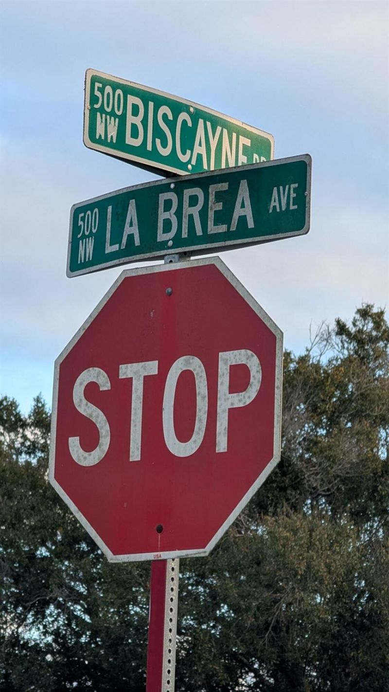 522 NW La Brea Avenue, Port Saint Lucie, FL 34983 Photo