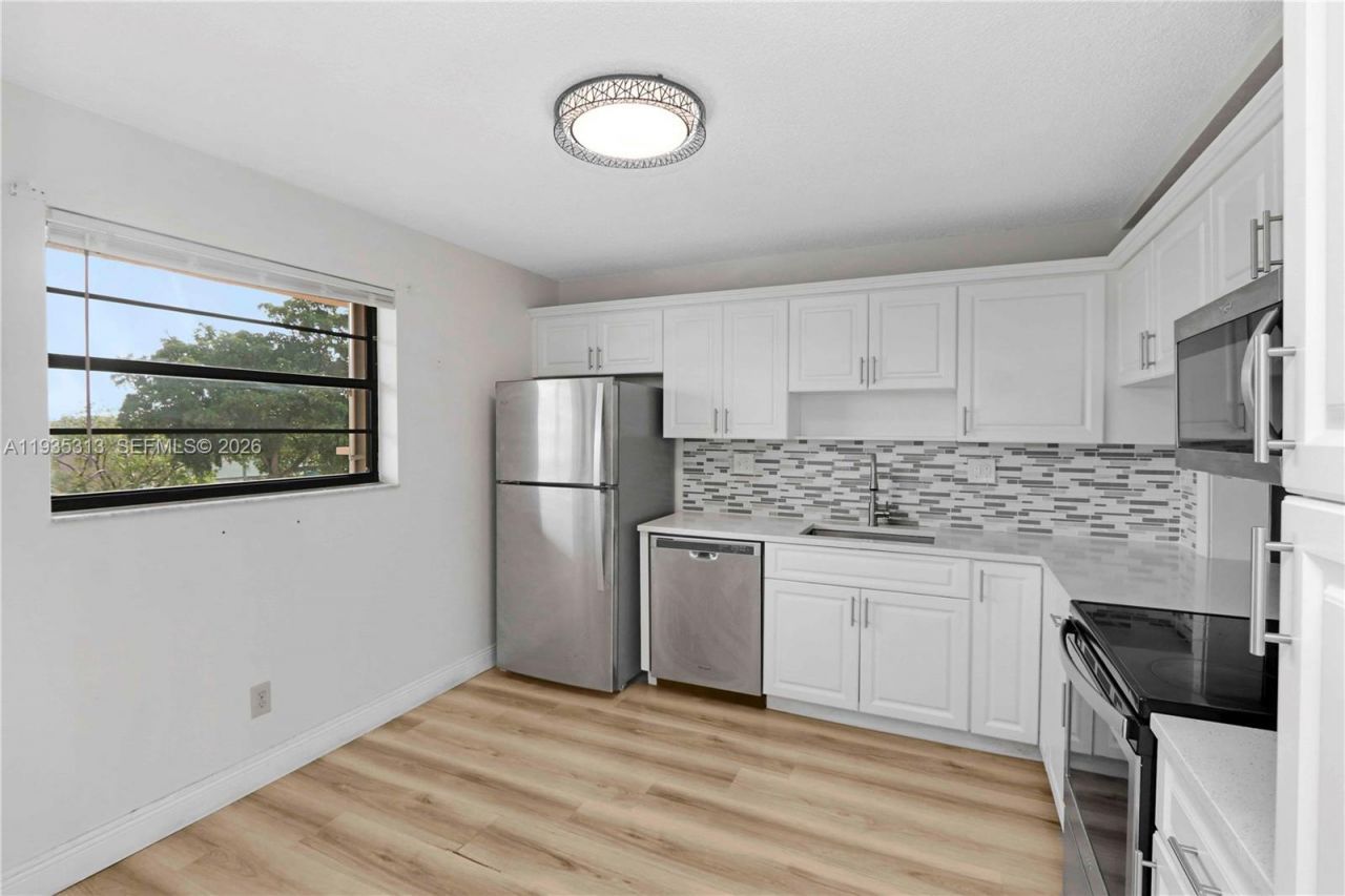 4930 E Sabal Palm Blvd, Unit 306, Tamarac, FL 33319 Photo