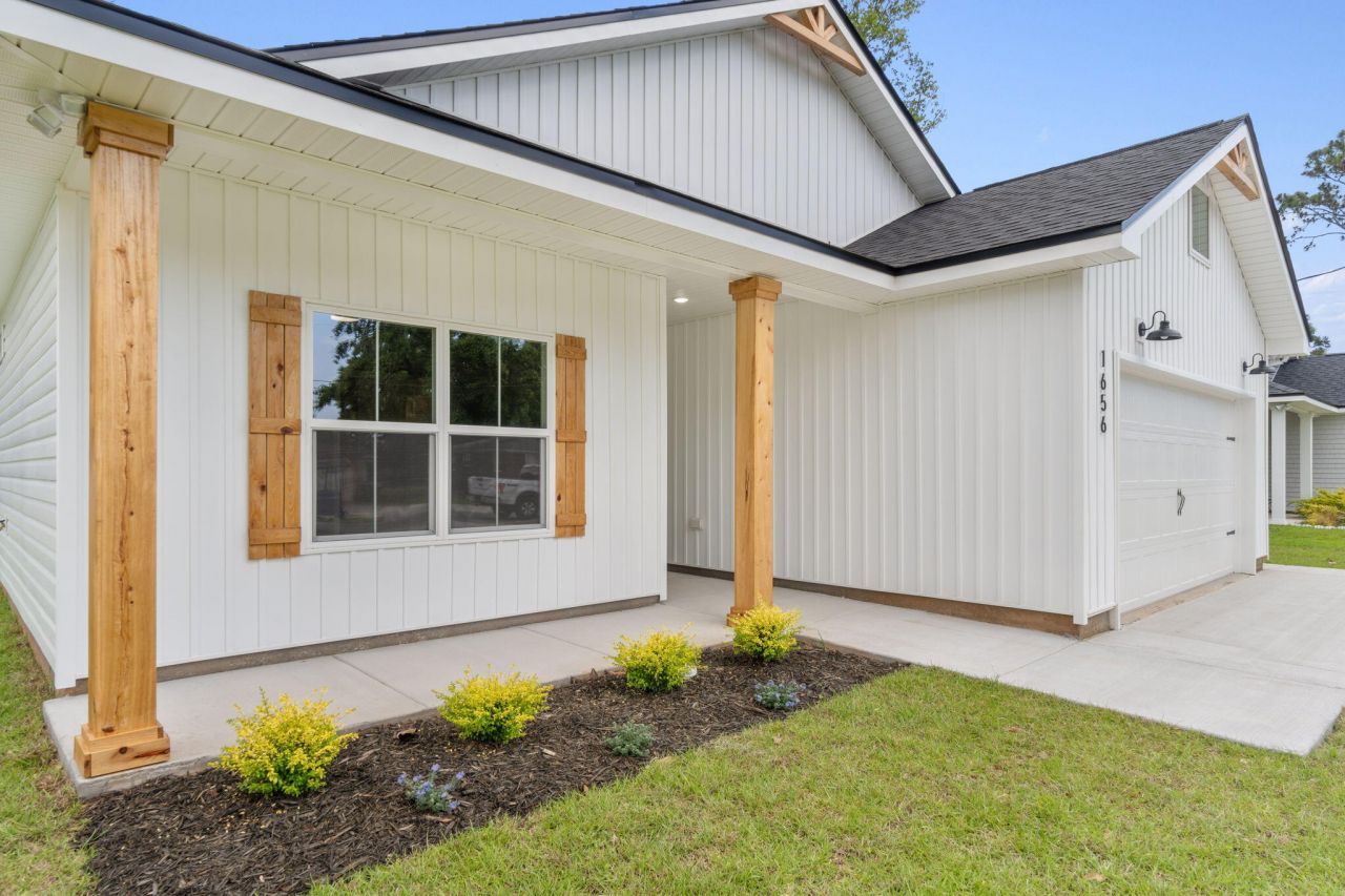 1420 Madelyn Wds Drive, Pensacola, FL 32506 Main Photo