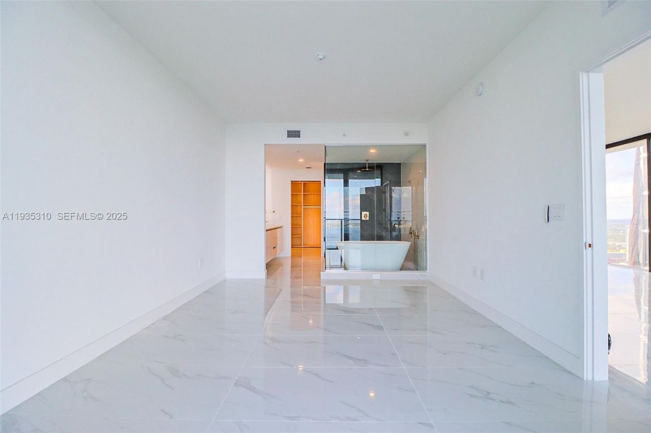 700 NE 24 St, Unit 4201, Miami, FL 33137 Photo