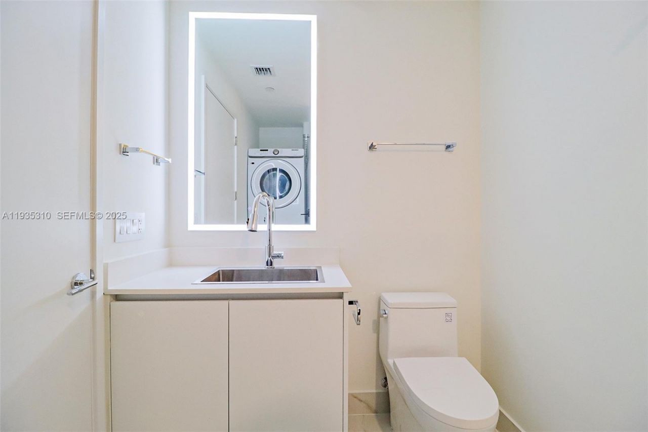 700 NE 24 St, Unit 4201, Miami, FL 33137 Photo