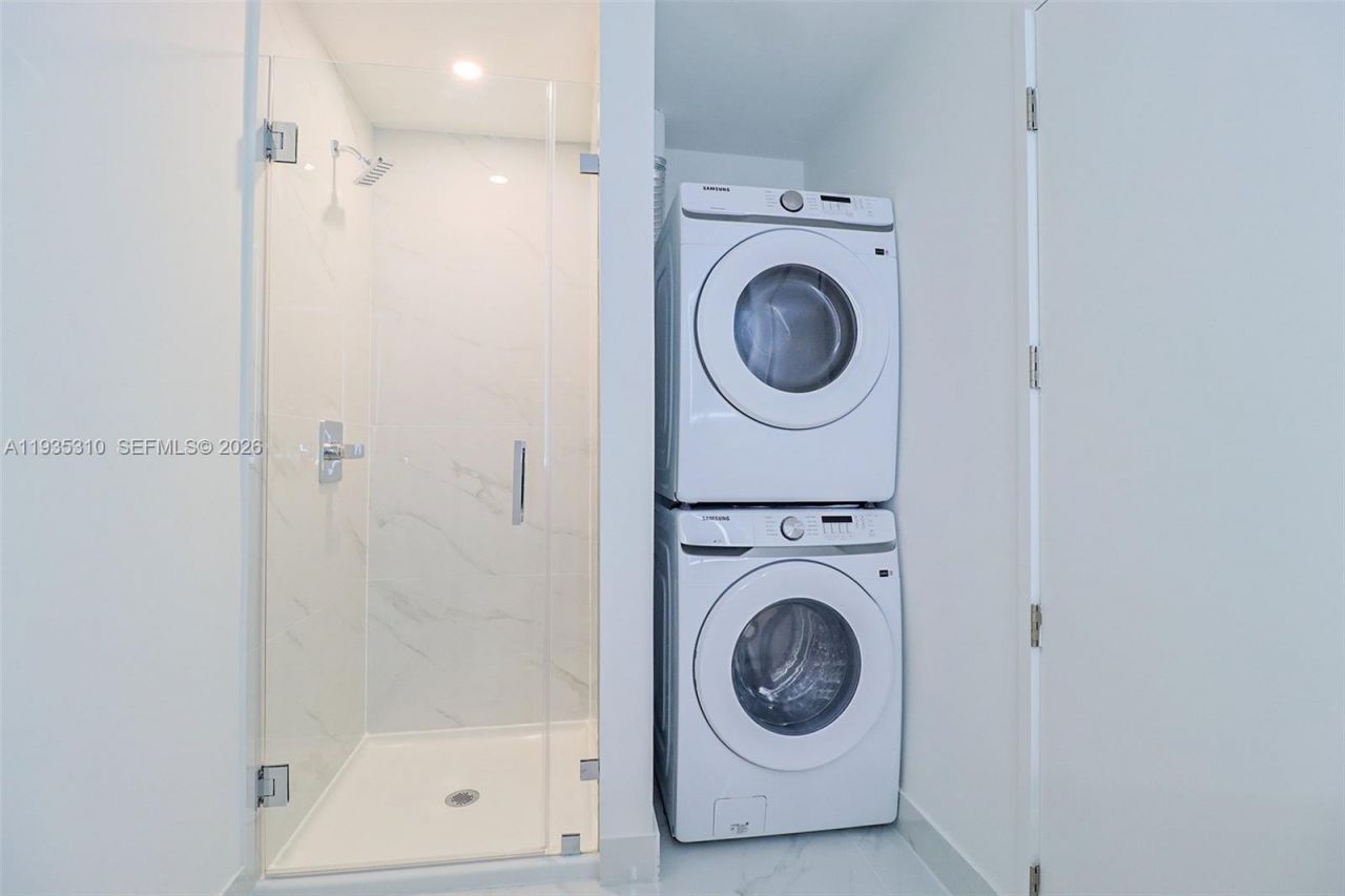 700 NE 24 St, Unit 4201, Miami, FL 33137 Photo