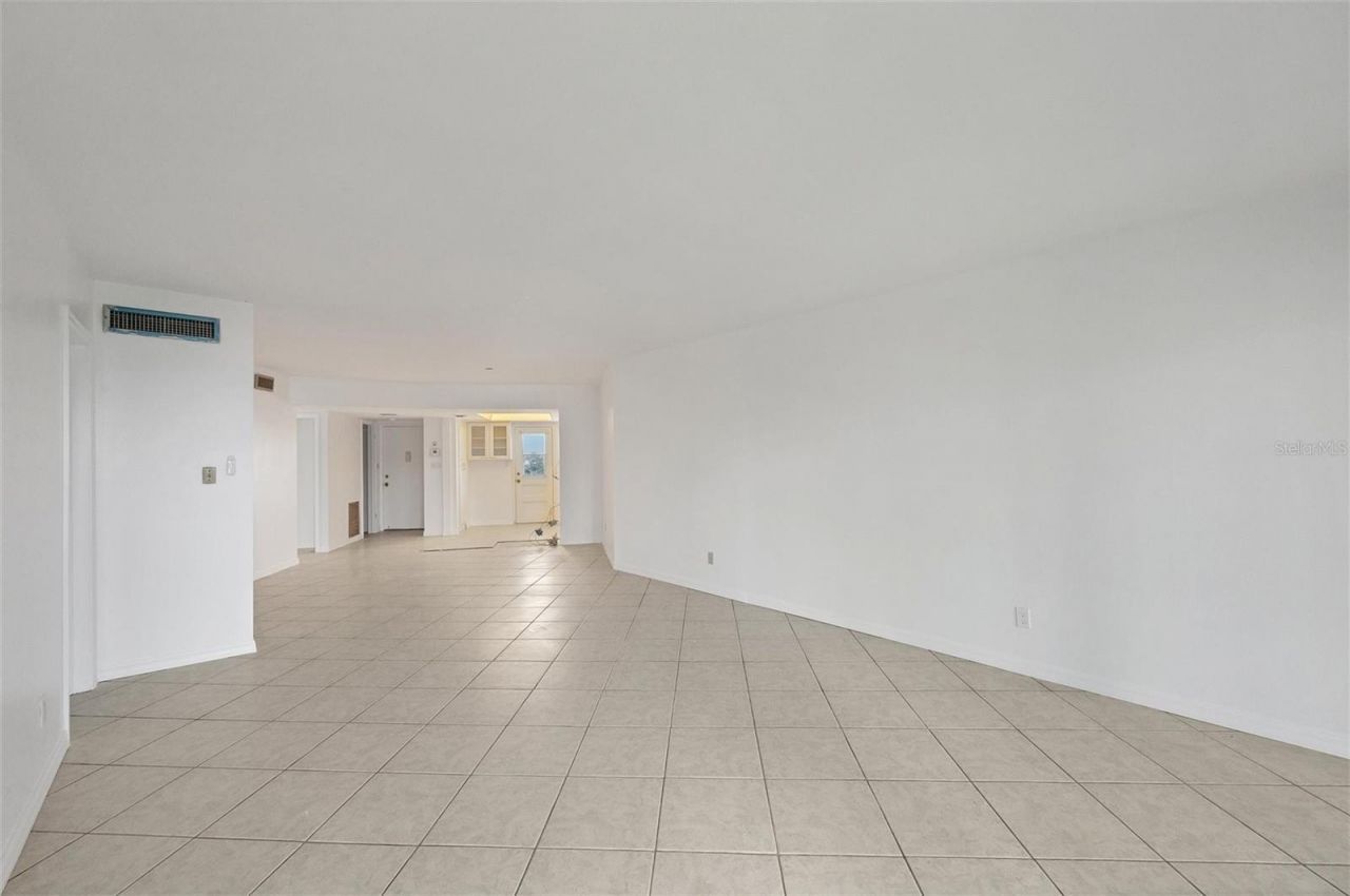 2110 Benjamin Franklin Drive, Unit 303, Sarasota, FL 34236 Photo