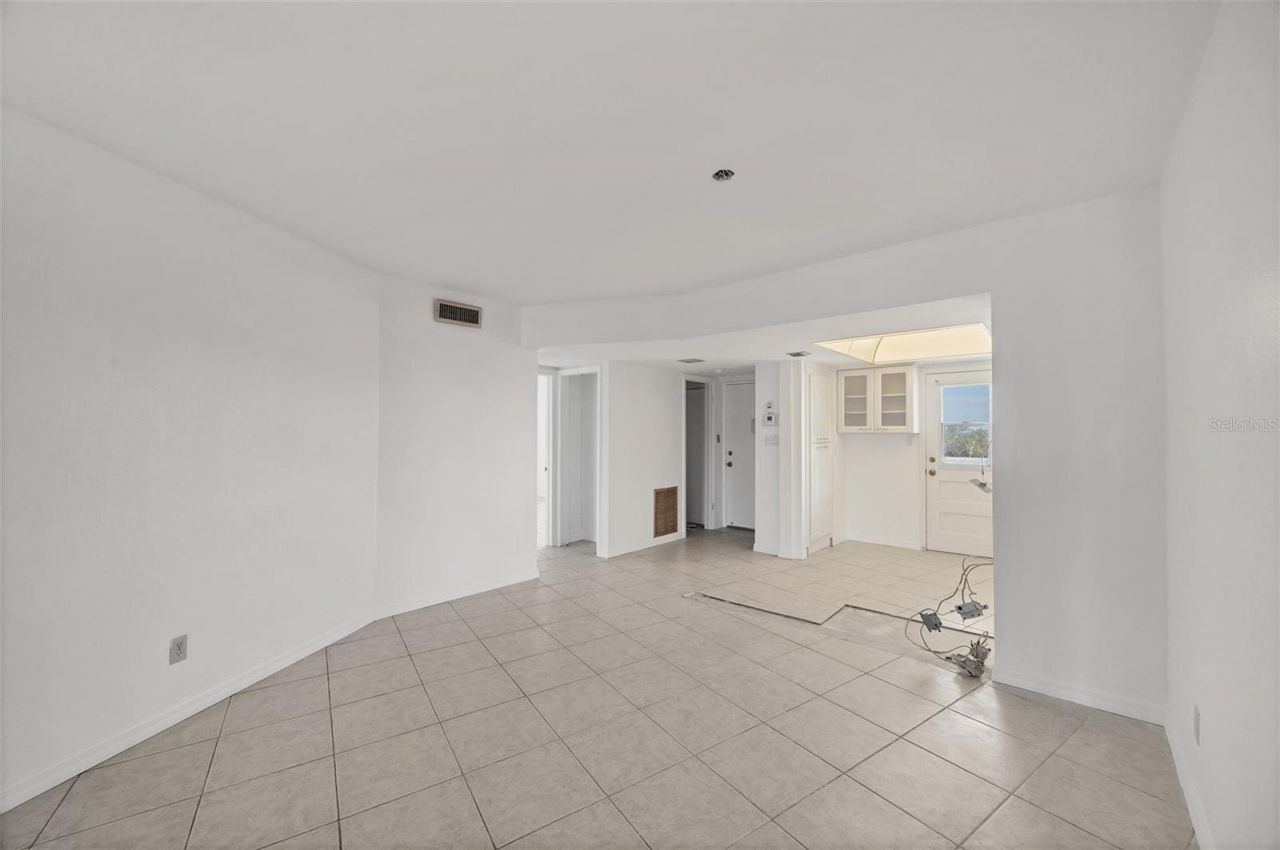 2110 Benjamin Franklin Drive, Unit 303, Sarasota, FL 34236 Photo