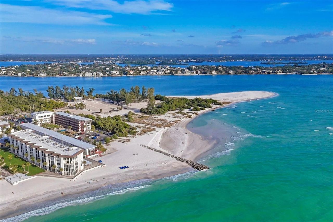 2110 Benjamin Franklin Drive, Unit 303, Sarasota, FL 34236 Photo