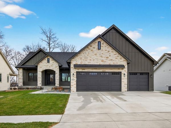 5321 173rd Street, Urbandale, IA 50323