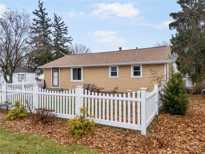 1202 37th Street NW, Canton, OH 44709 Photo 1