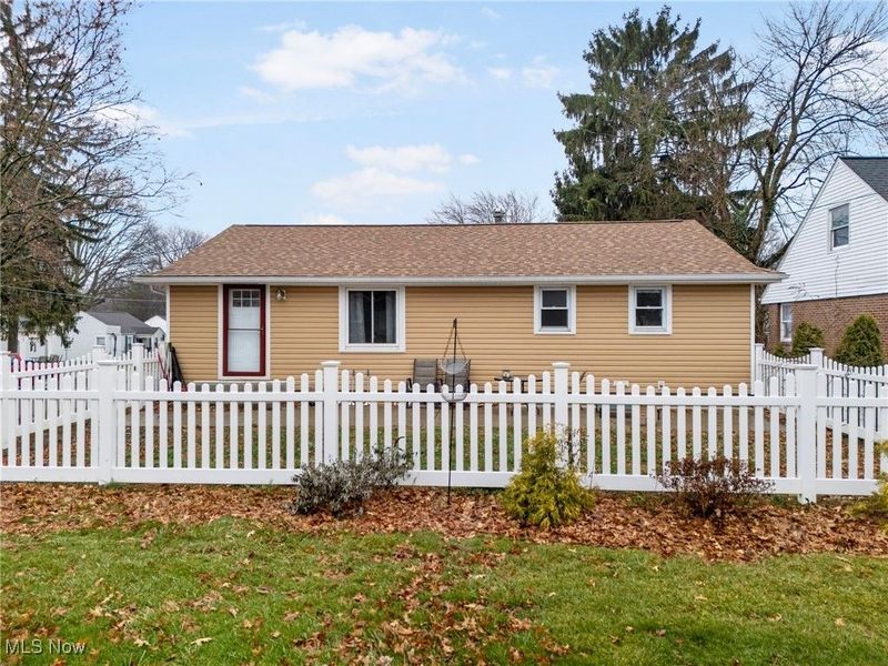 1202 37th Street NW, Canton, OH 44709 Photo 2