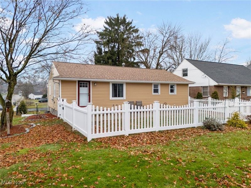 1202 37th Street NW, Canton, OH 44709 Photo 3