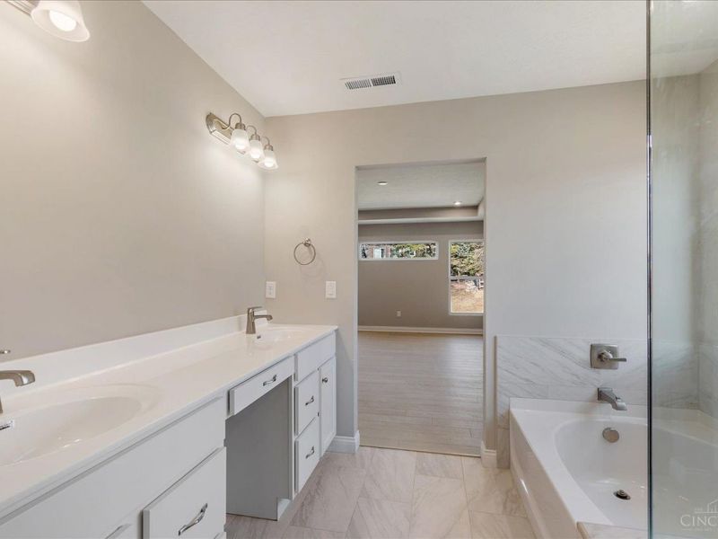 5225 Ivy Rose Lane, Green Township, OH 45247 Photo 20