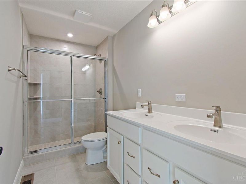 5225 Ivy Rose Lane, Green Township, OH 45247 Photo 26