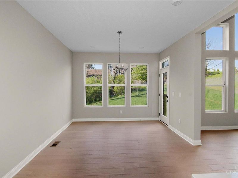 5225 Ivy Rose Lane, Green Township, OH 45247 Photo 7