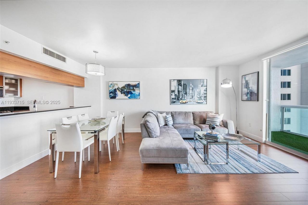 1800 N Bayshore Dr, Unit 3206, Miami, FL 33132 Photo