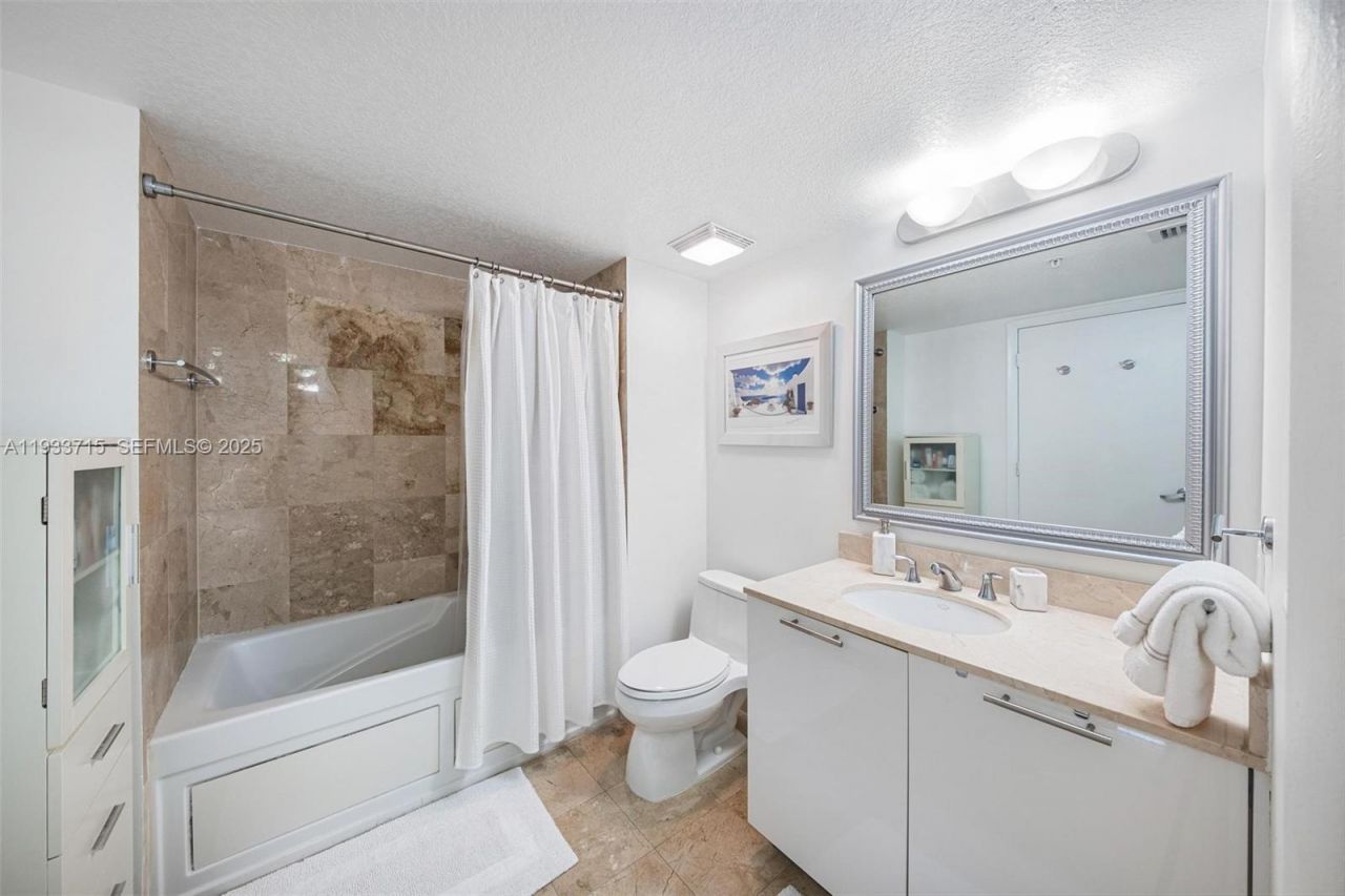 1800 N Bayshore Dr, Unit 3206, Miami, FL 33132 Photo
