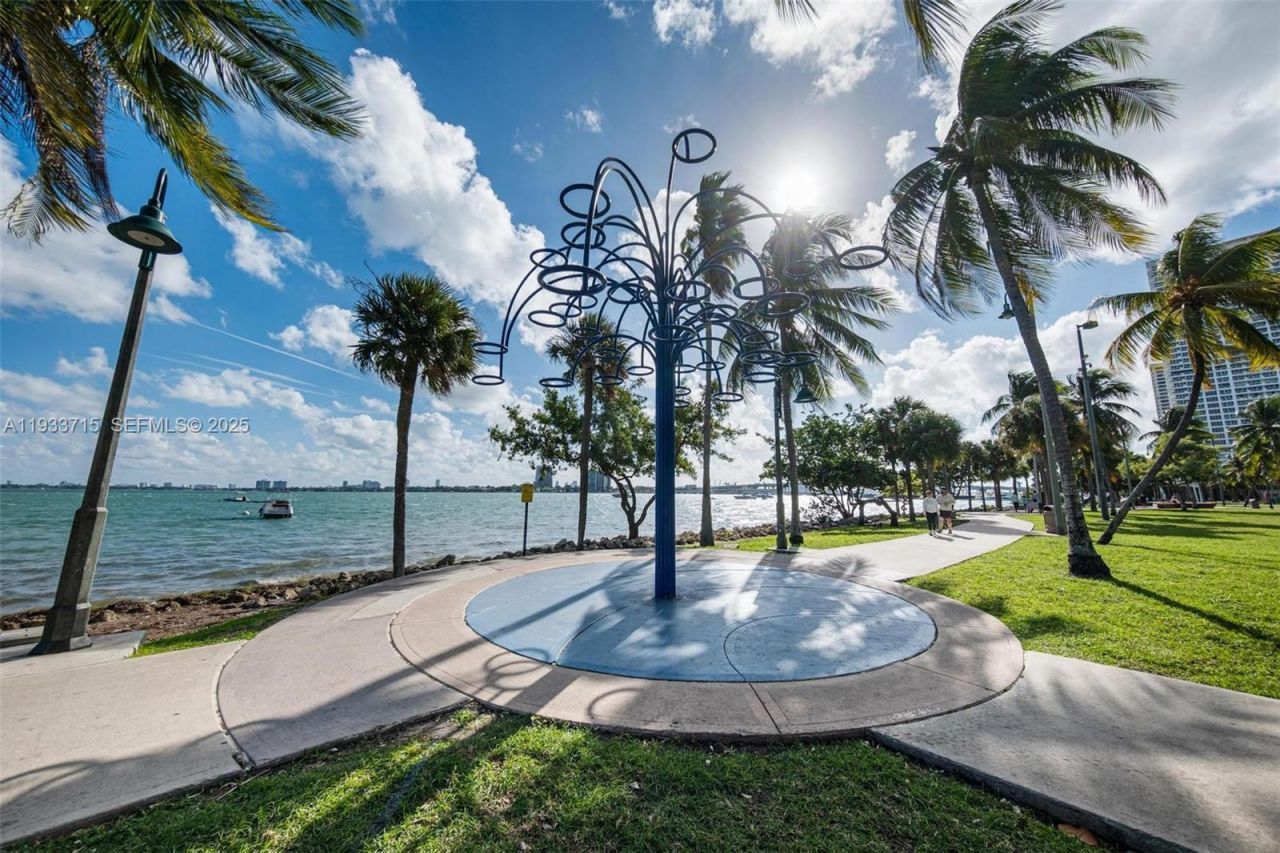 1800 N Bayshore Dr, Unit 3206, Miami, FL 33132 Photo