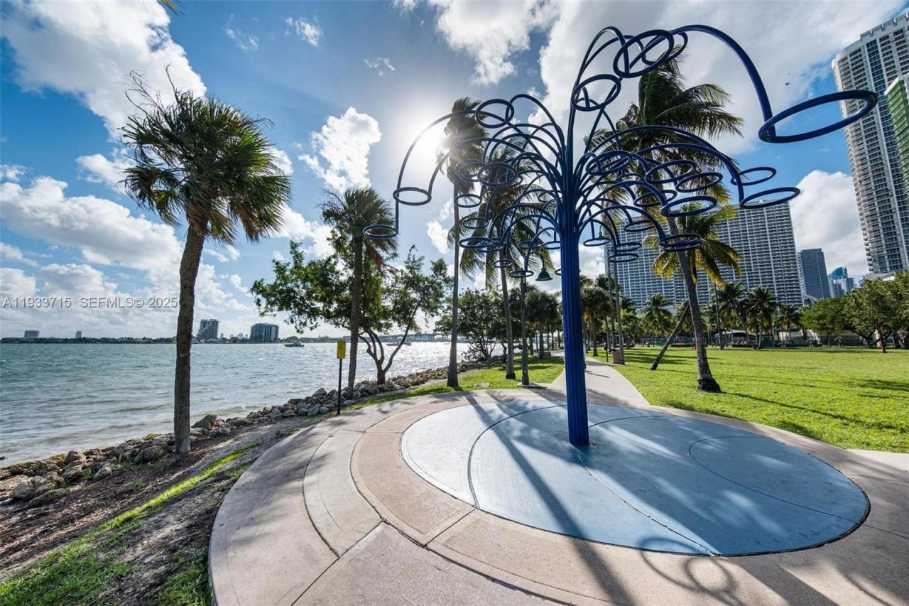 1800 N Bayshore Dr, Unit 3206, Miami, FL 33132 Photo