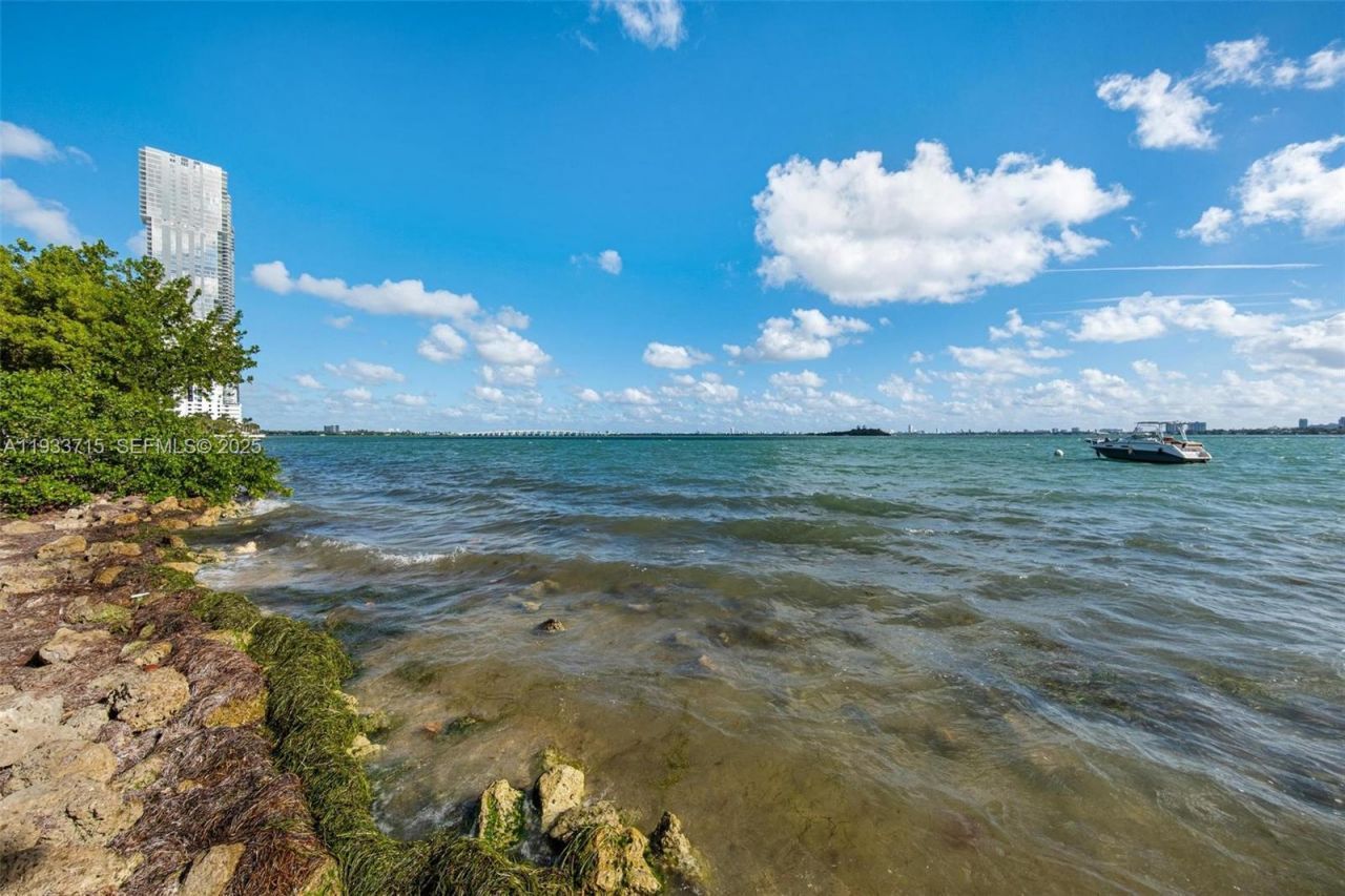 1800 N Bayshore Dr, Unit 3206, Miami, FL 33132 Photo