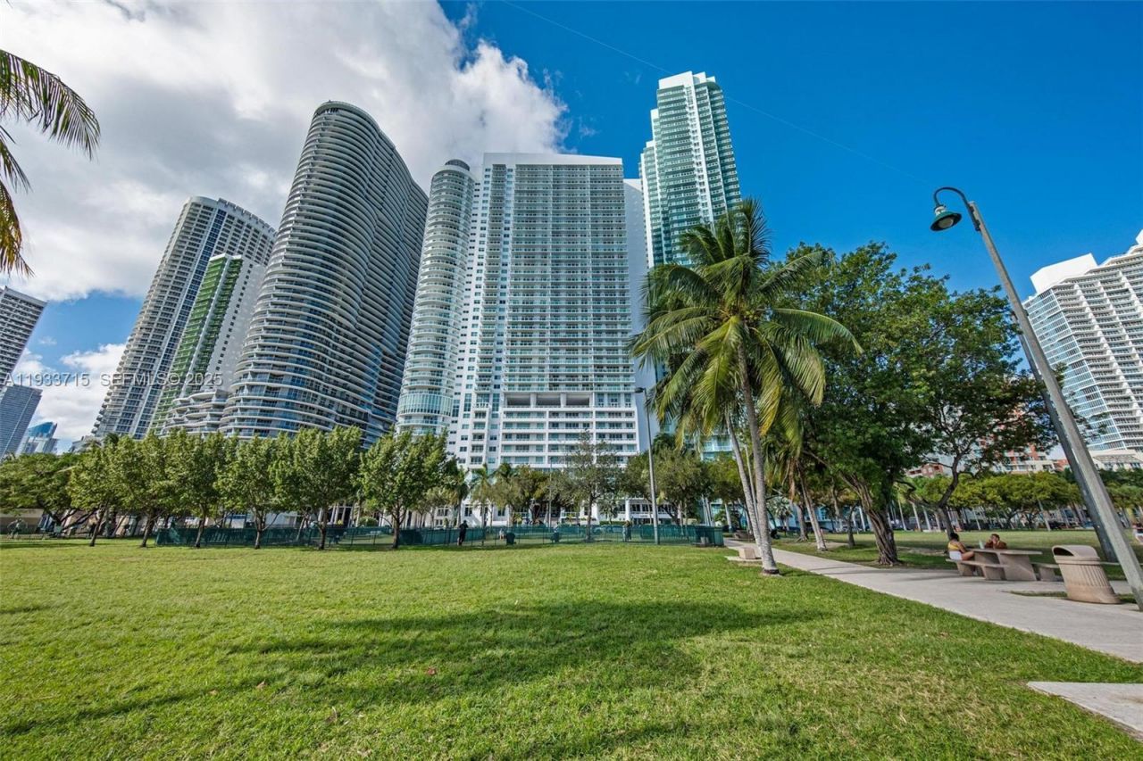 1800 N Bayshore Dr, Unit 3206, Miami, FL 33132 Photo