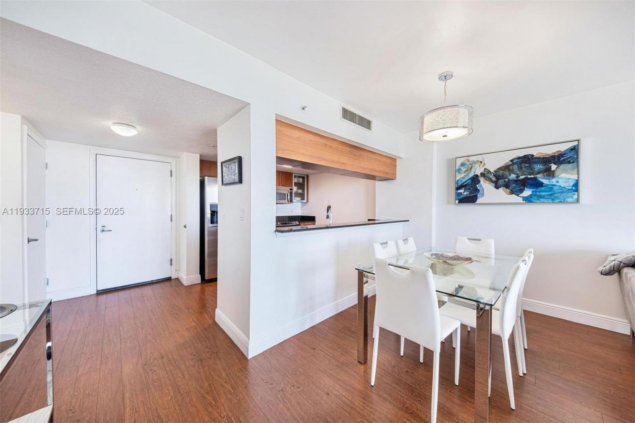 1800 N Bayshore Dr, Unit 3206, Miami, FL 33132 Photo