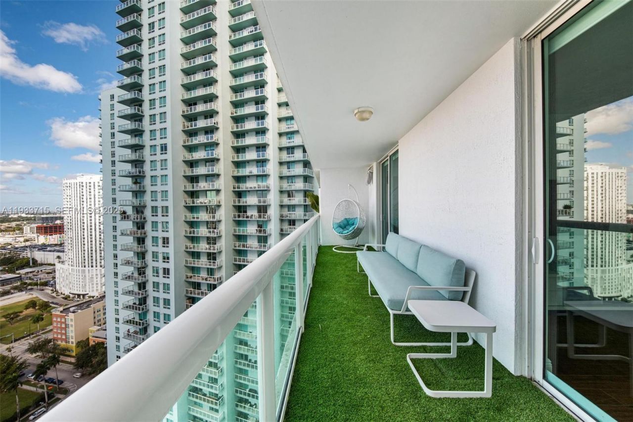 1800 N Bayshore Dr, Unit 3206, Miami, FL 33132 Photo
