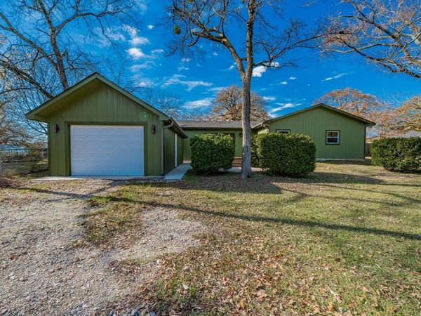 304 Pine Street, Seven Points, TX 75143