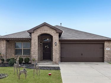 6337 Pontoon Street, Fort Worth, TX 76179