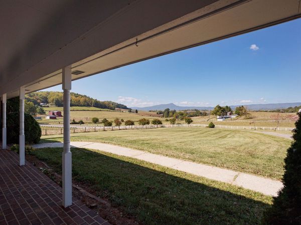 2834 BROWNSBURG TPKE, RAPHINE, VA 24472