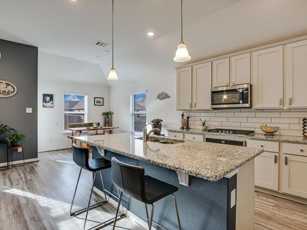 705 Millcreek LN, Leander, TX 78641