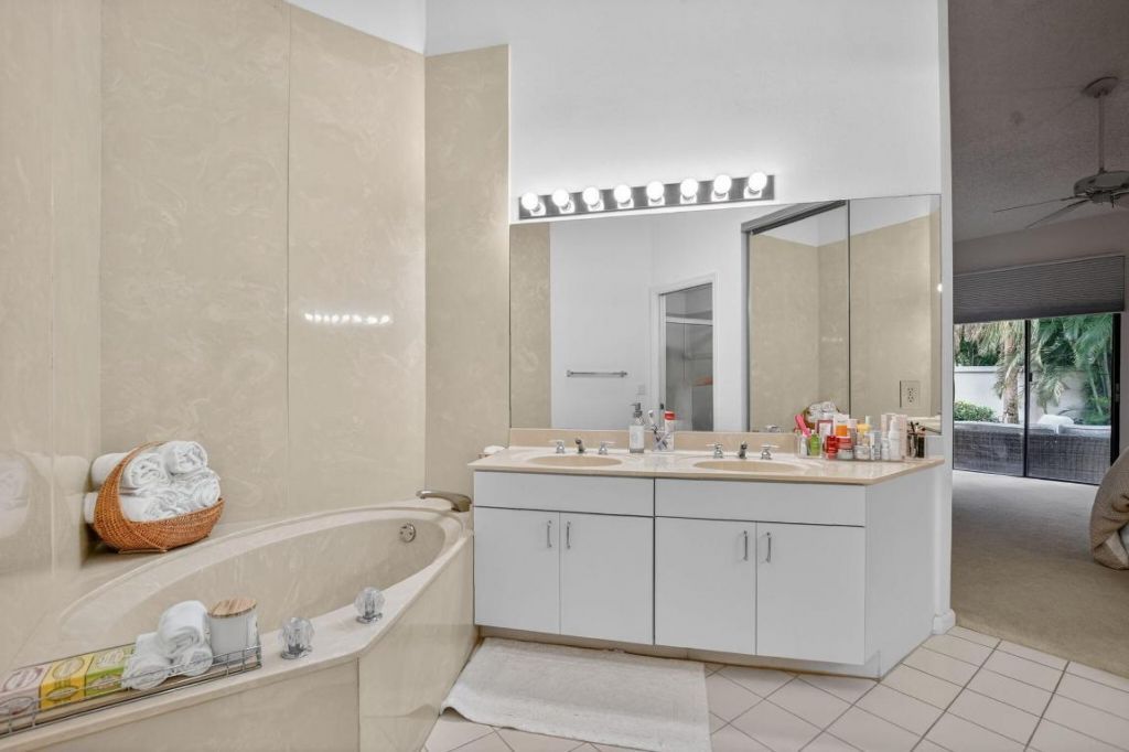 23045 Via Stel, Boca Raton, FL 33433 Photo