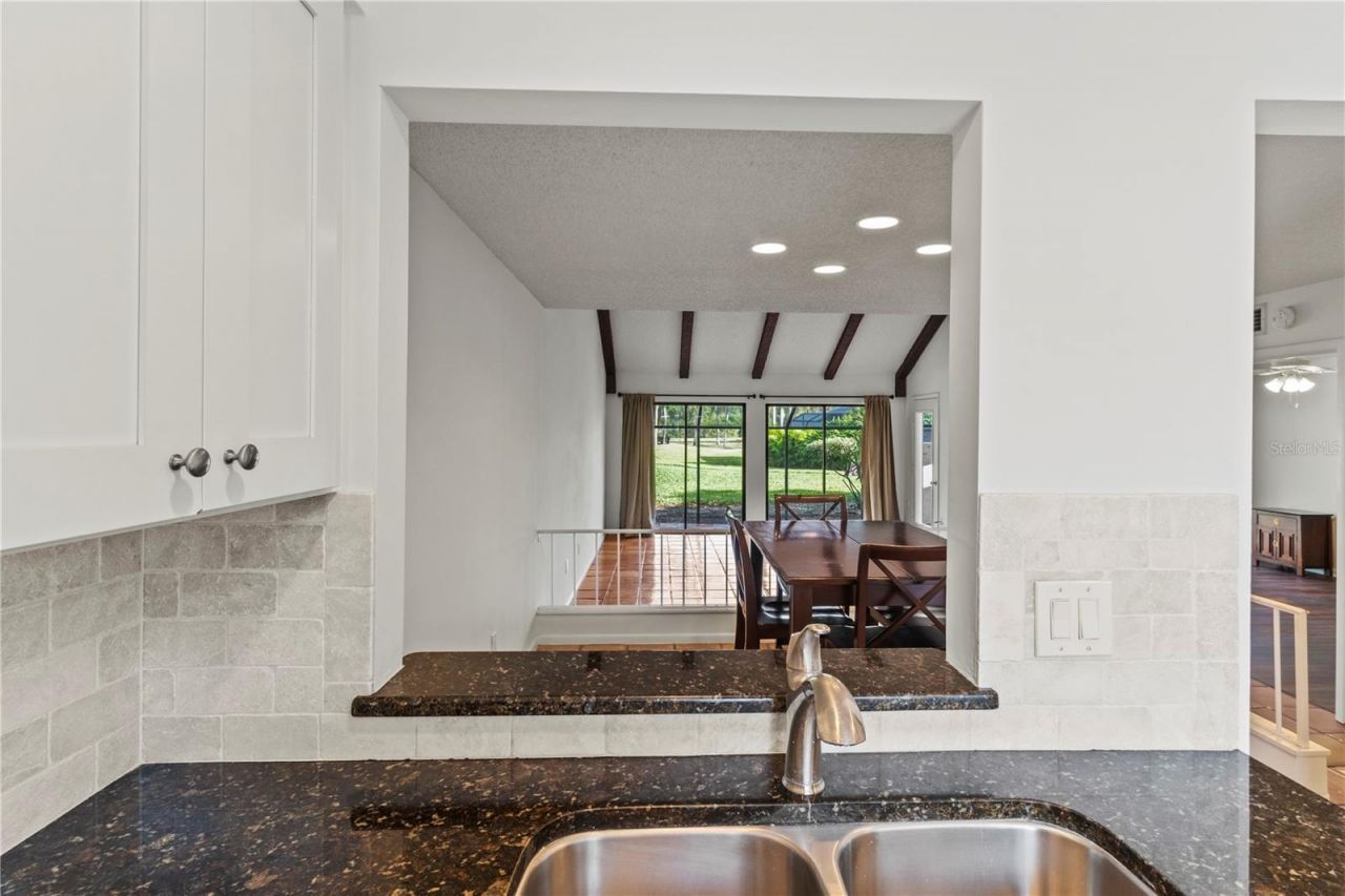 2375 Lakeside Mews, Unit D2, Sarasota, FL 34235 Photo