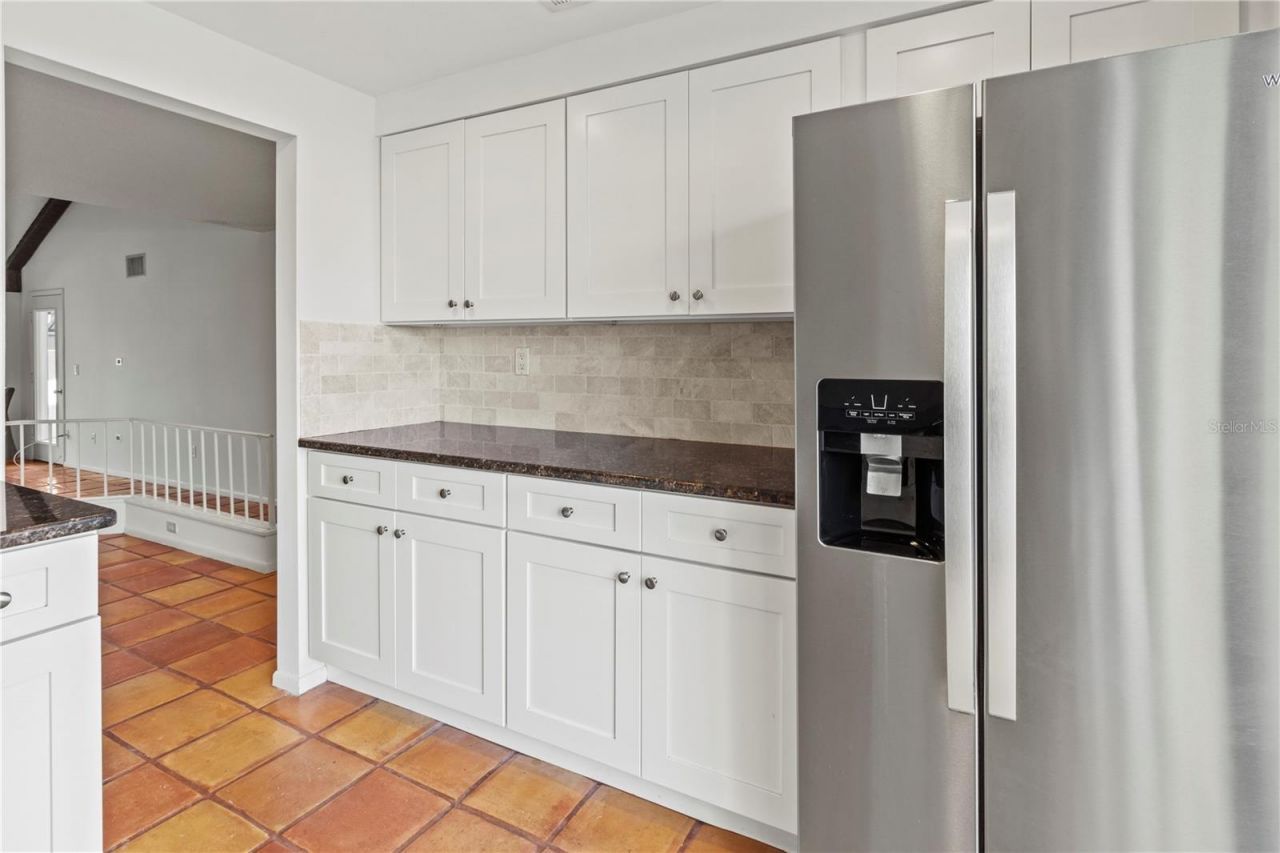2375 Lakeside Mews, Unit D2, Sarasota, FL 34235 Photo