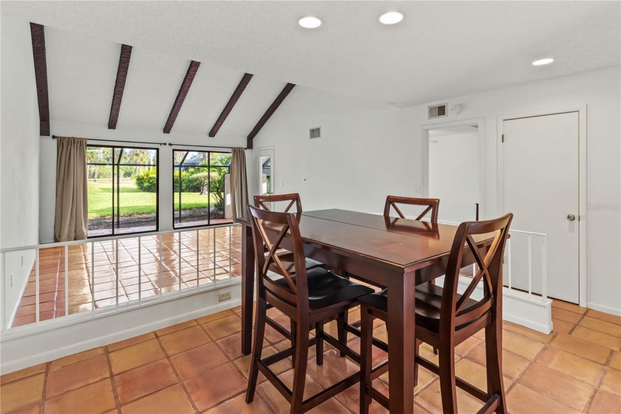 2375 Lakeside Mews, Unit D2, Sarasota, FL 34235 Photo