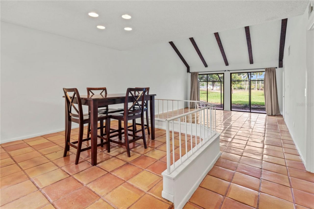 2375 Lakeside Mews, Unit D2, Sarasota, FL 34235 Photo