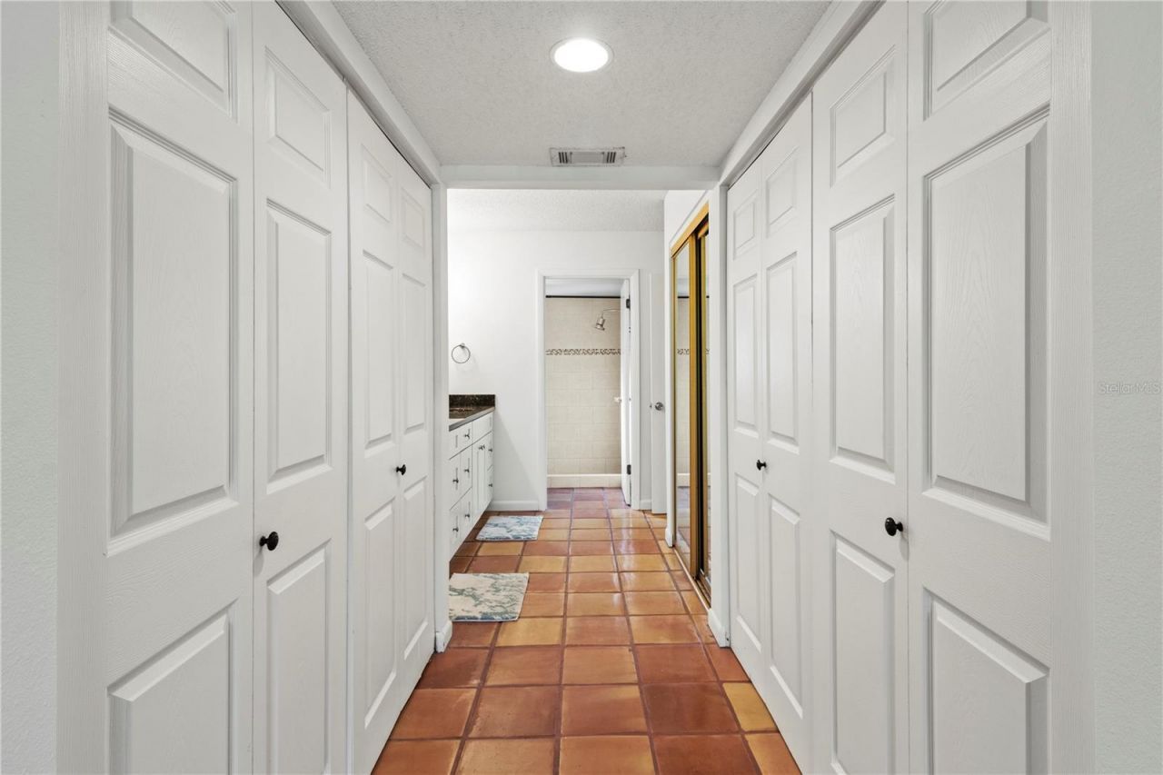 2375 Lakeside Mews, Unit D2, Sarasota, FL 34235 Photo