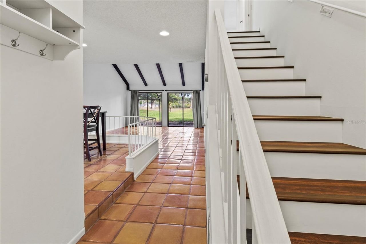 2375 Lakeside Mews, Unit D2, Sarasota, FL 34235 Photo