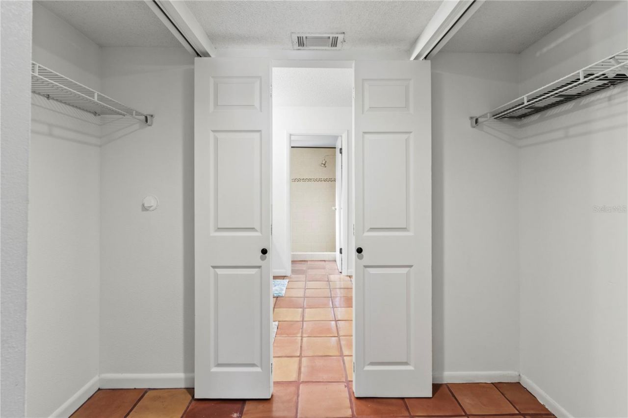 2375 Lakeside Mews, Unit D2, Sarasota, FL 34235 Photo