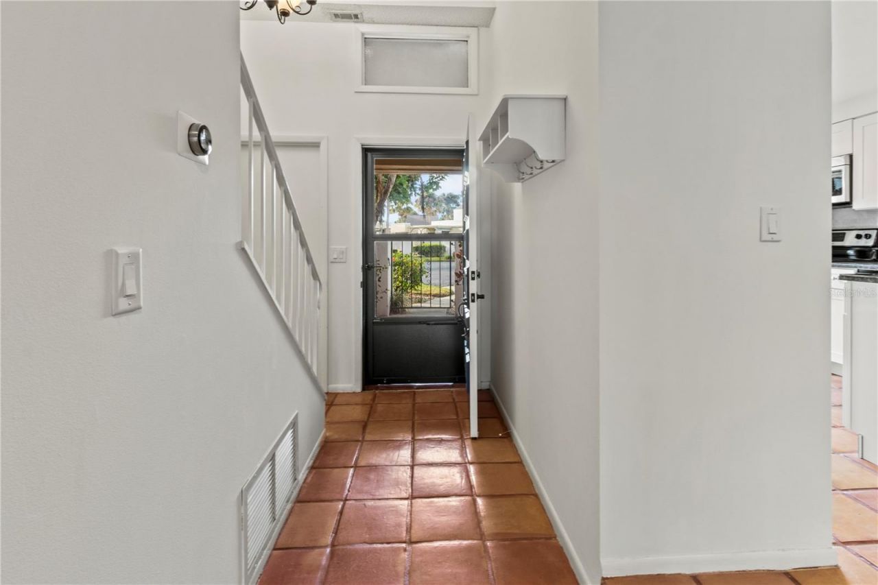 2375 Lakeside Mews, Unit D2, Sarasota, FL 34235 Photo