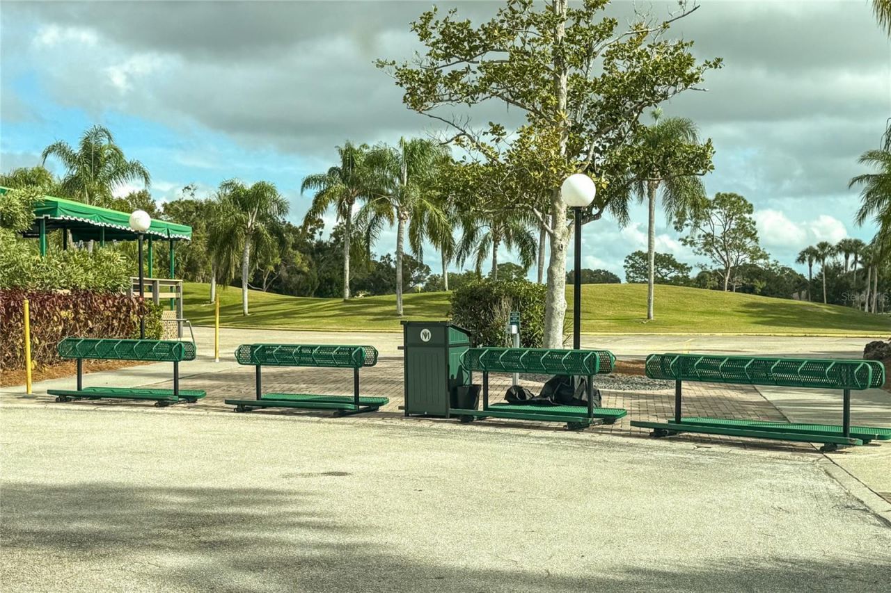 2375 Lakeside Mews, Unit D2, Sarasota, FL 34235 Photo