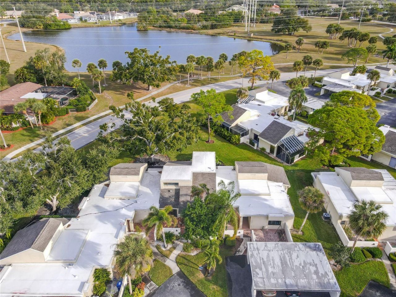 2375 Lakeside Mews, Unit D2, Sarasota, FL 34235 Photo