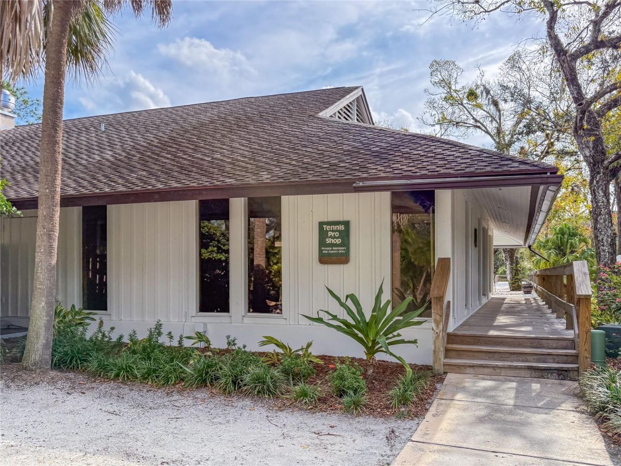 2375 Lakeside Mews, Unit D2, Sarasota, FL 34235 Photo