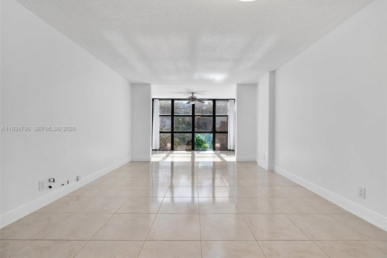 1000 Parkview Dr, Unit 316, Hallandale Beach, FL 33009 Main Photo
