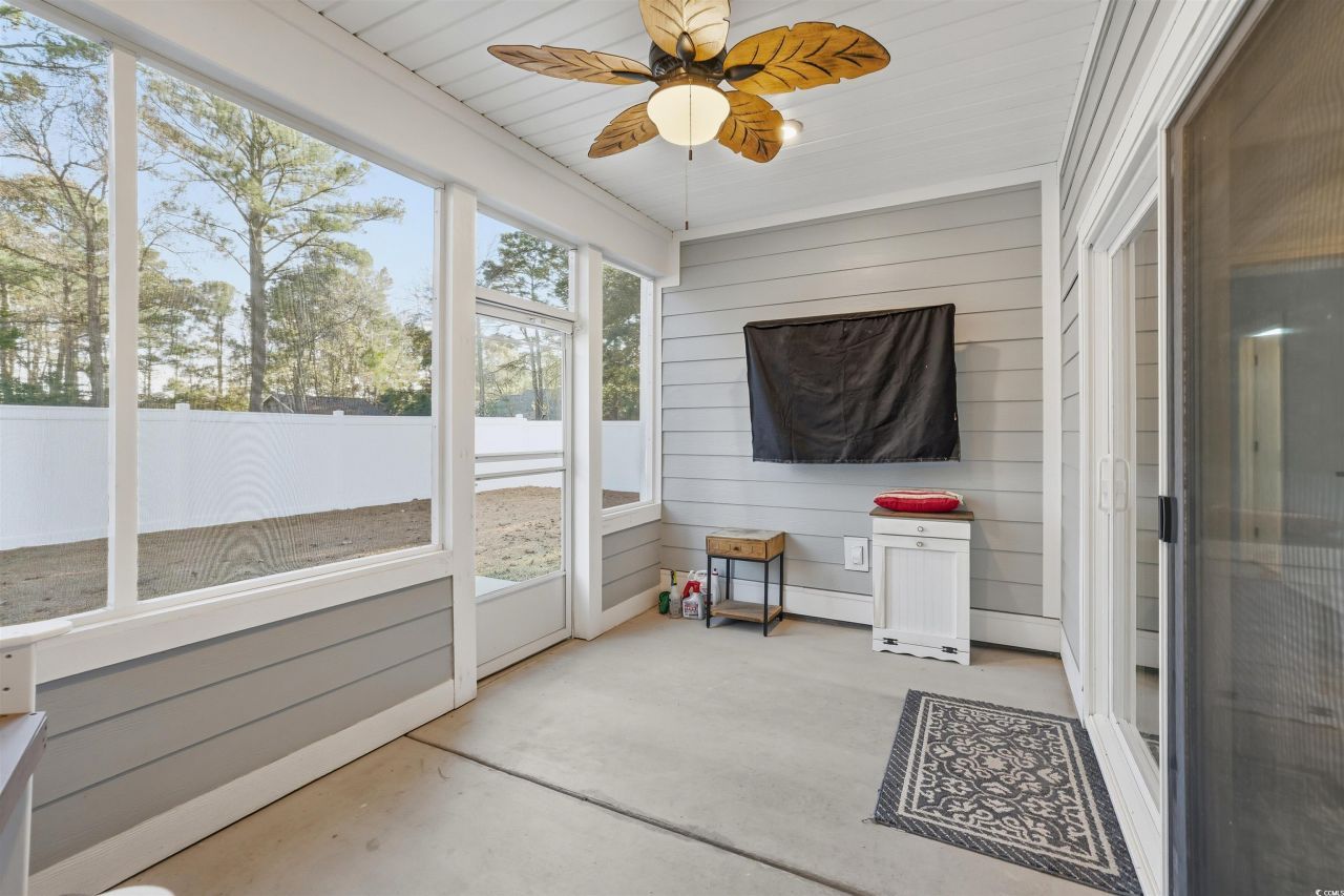 11590 Bay Dr. Photo 36