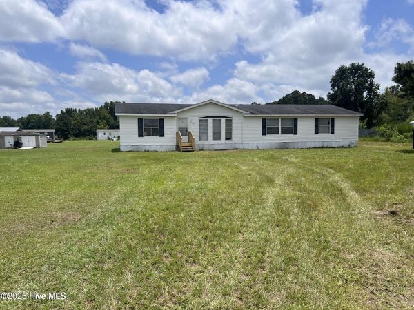 99 Melbourne Road, Rowland, NC 28383