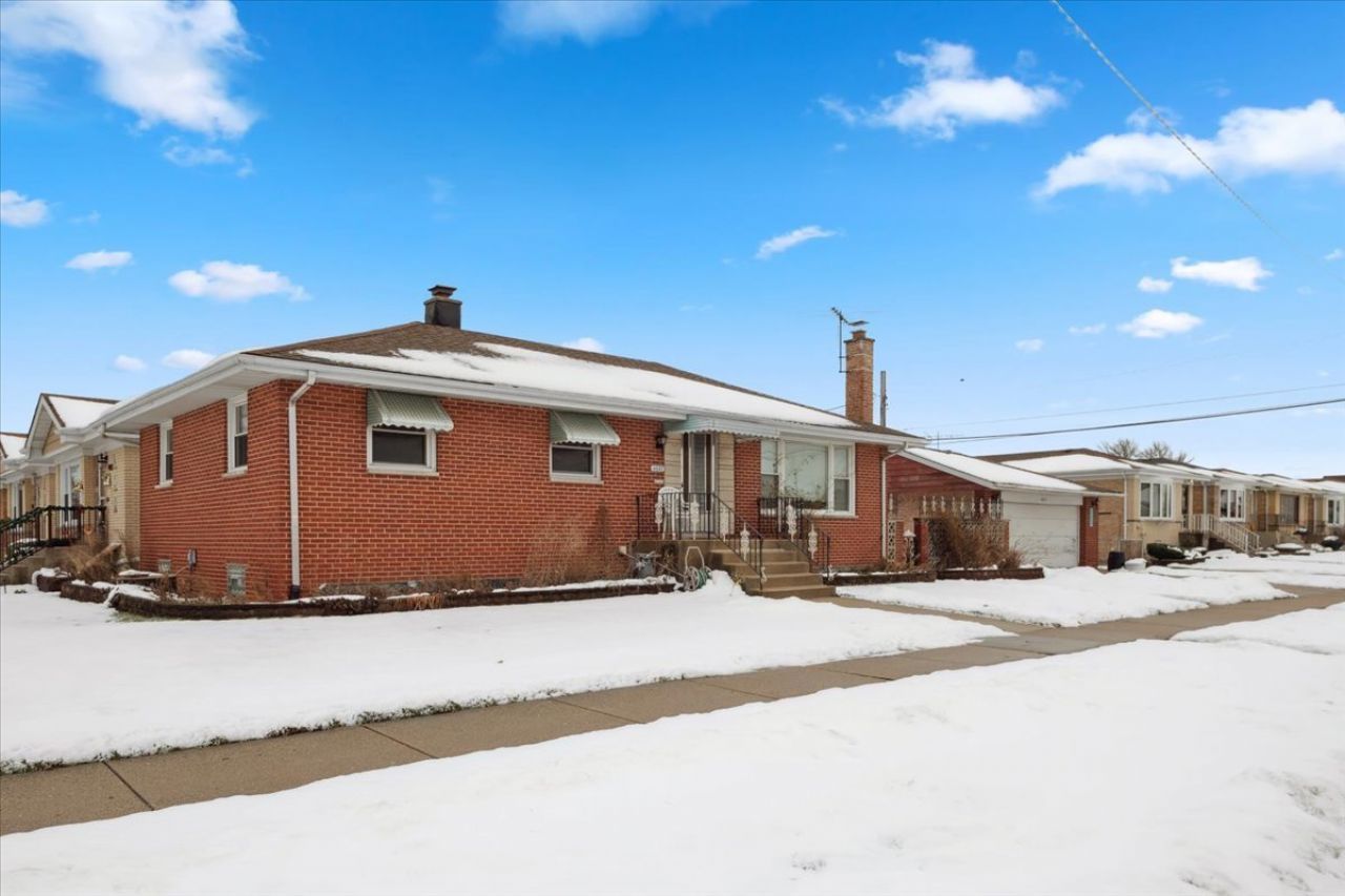 4647 N Newland Avenue, Harwood Heights, IL 60706 Main Photo